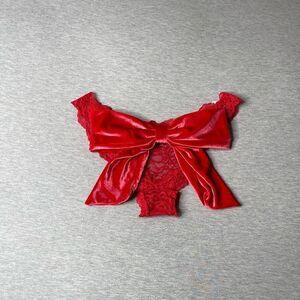 Victoria's Secret Dream Angels Velvet Bow Cheekini Panty